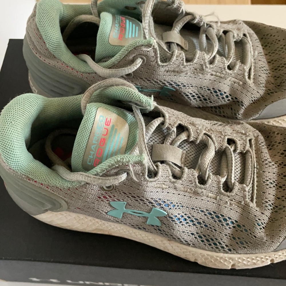 UNDER ARMOUR Charged Rogue girls 3.5 very used condition - Picture 7 of 14